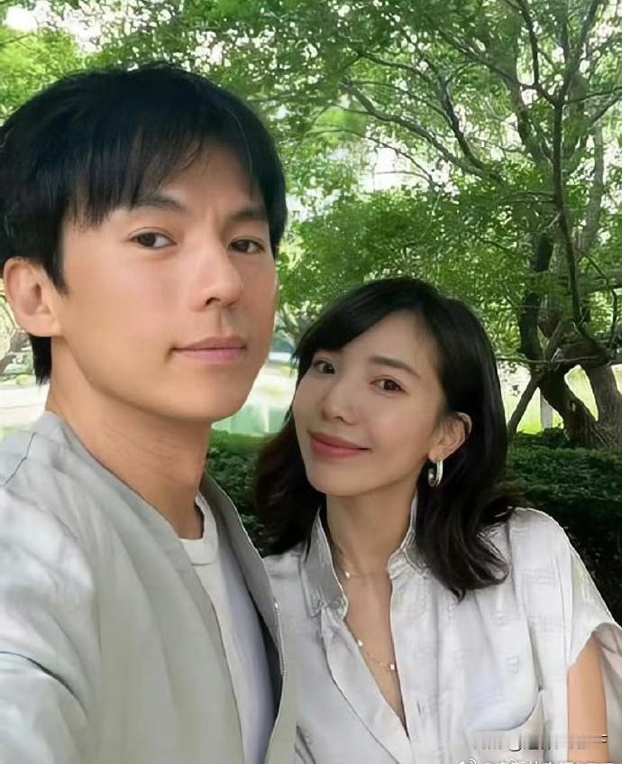 虽然说出轨男不值钱，但是500万的转让费真的太少了。

毕竟，宋宁峰的商业演出费