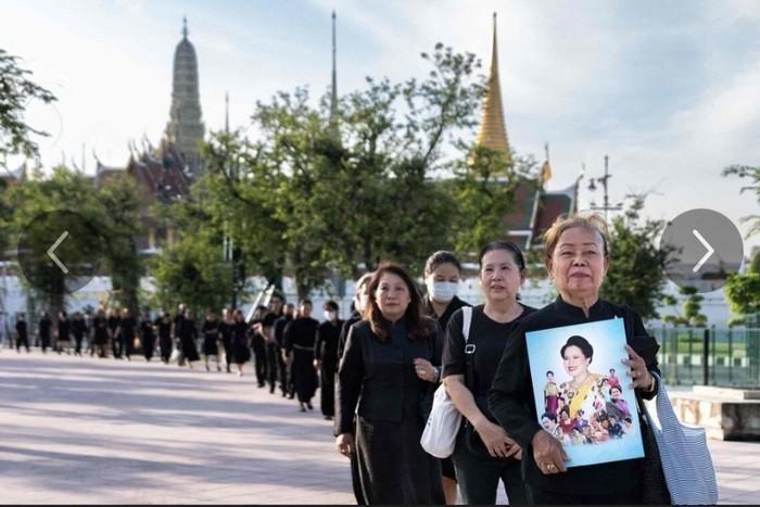 [太阳]中国驻泰国大使馆提醒在泰中国公民、来泰游客、来访团组，在此特殊时期应特别