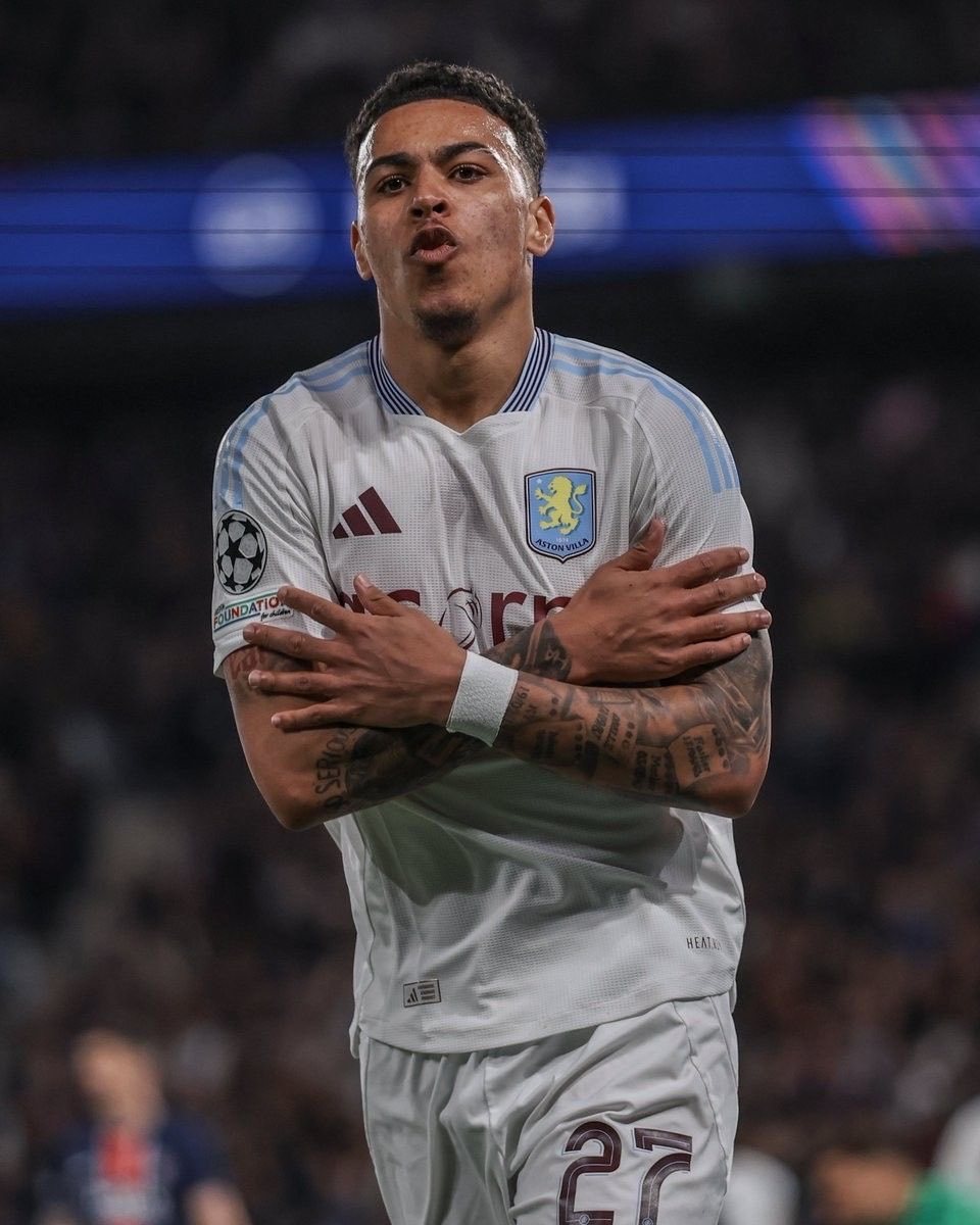 电讯报：曼联正在追逐摩根·罗杰斯。23岁的维拉中场摩根·罗杰斯本赛季10球7助攻