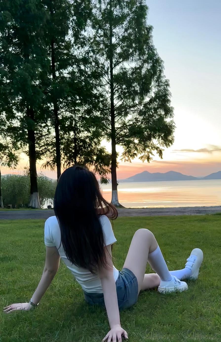 男人靠边站，女人看过来～

男人别问为啥，问就是你们男人看不懂。

深夜难以入睡