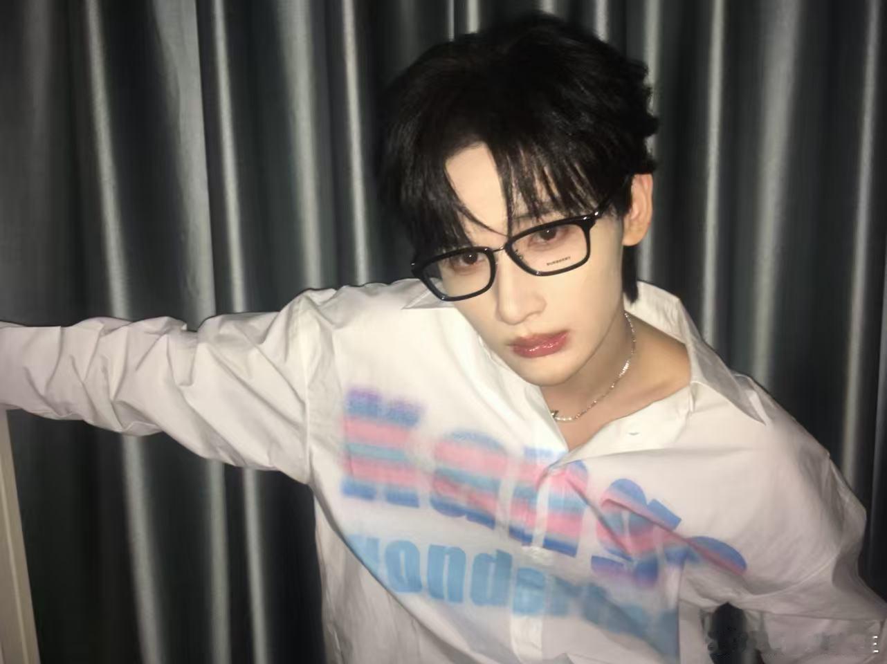 余宇涵舞姿曼妙一分钱奶茶更想要 余宇涵这舞姿也太曼妙了吧，动作轻盈卡点超准，舞台