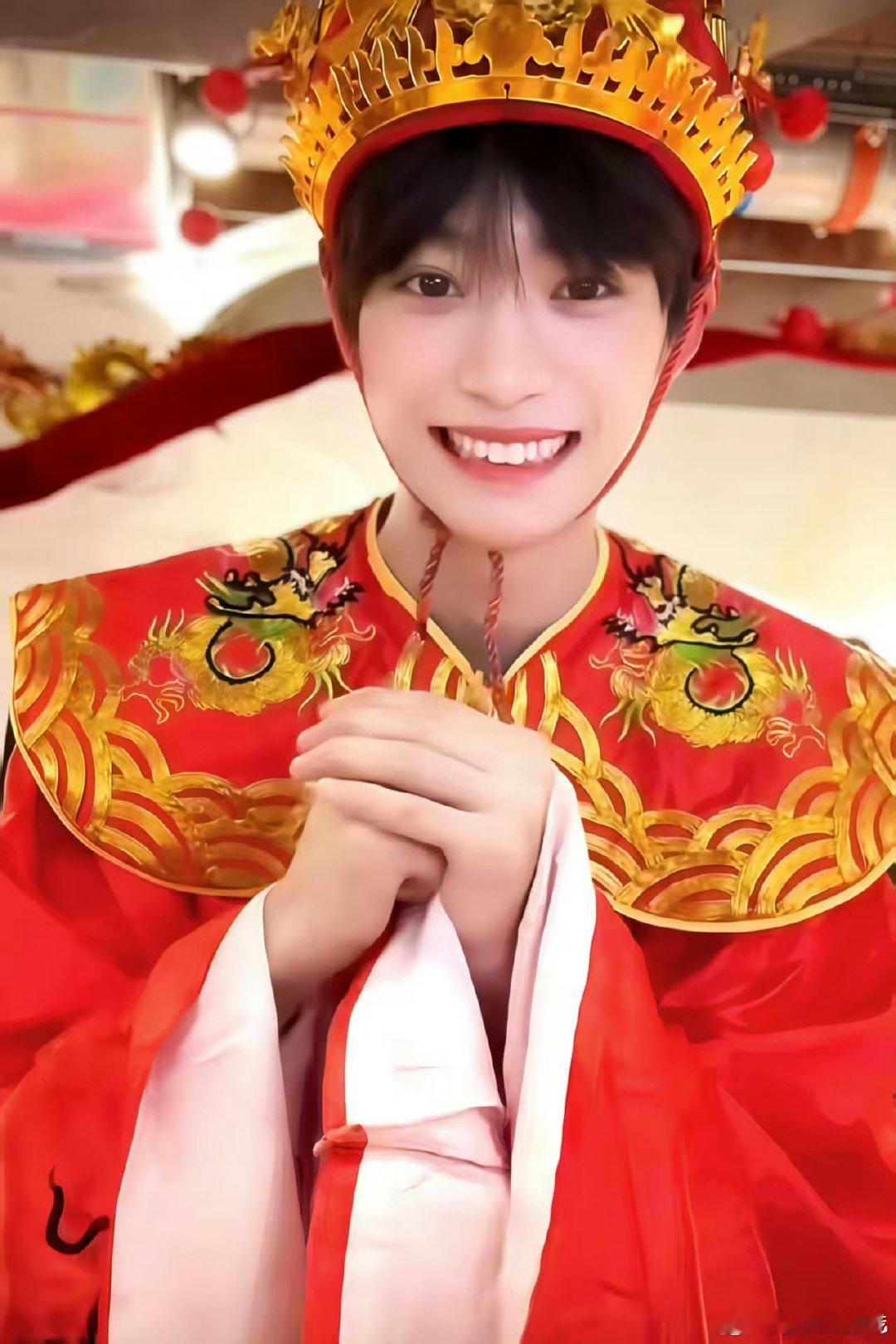 大年初五听歌迎财神 迎财神仪式感不能少，耳机里先奏响财运旋律！戴上耳机，让好运随