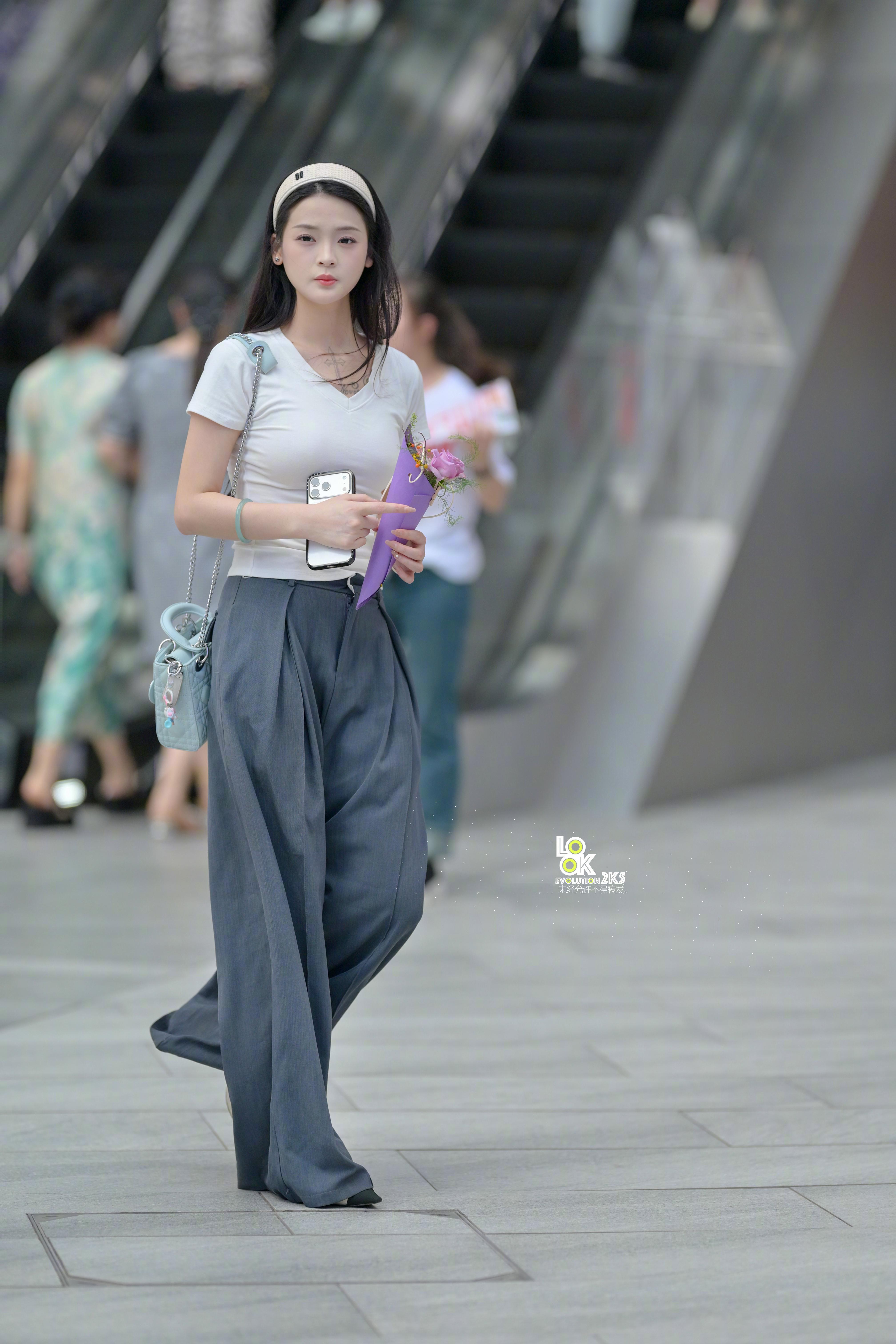 下午一点睡午觉咯 ​​​