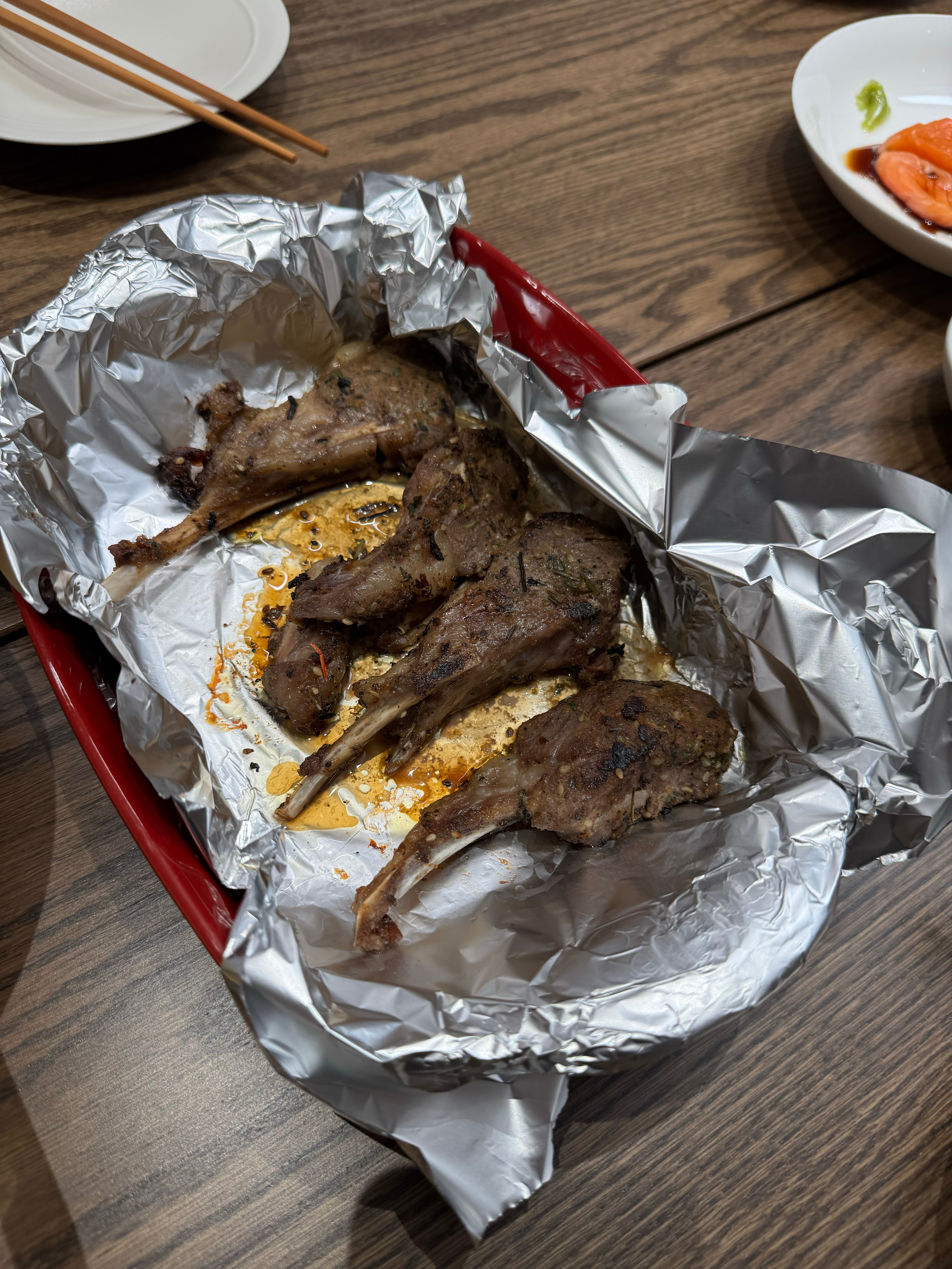 在家复刻了一下浓虾汤泡饭，还是不太熟练，有点弄成砂锅粥了。还是不够熟练，手忙脚乱