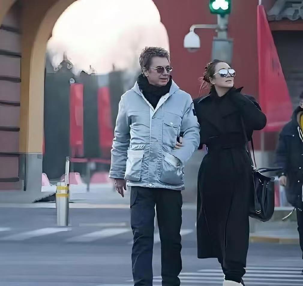 万万没有想到，女神的老公居然是一个老外。 