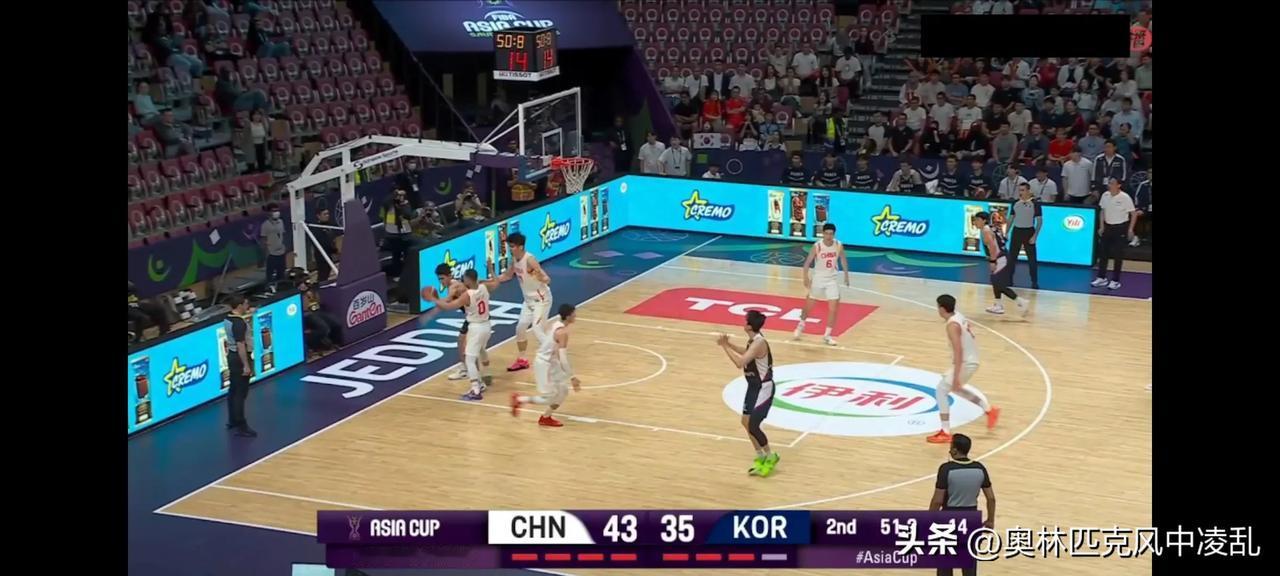 46:35，上半场中国男篮紧逼包夹，韩国男篮三分球彻底哑火！