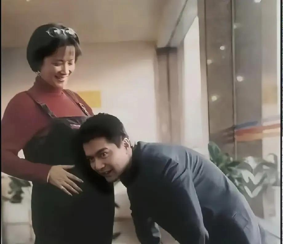 何晴老师去世了。就是那位演遍四大名著的古典美人。
 
很多圈内人发文悼念。但她的