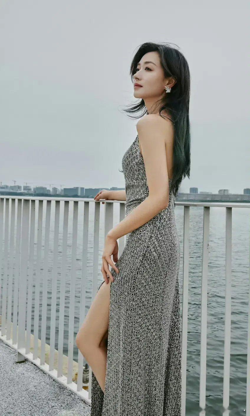 万茜，万万没想到啊！6月28日，白玉兰红毯群星荟萃，让观众过足了眼瘾，不过，其中