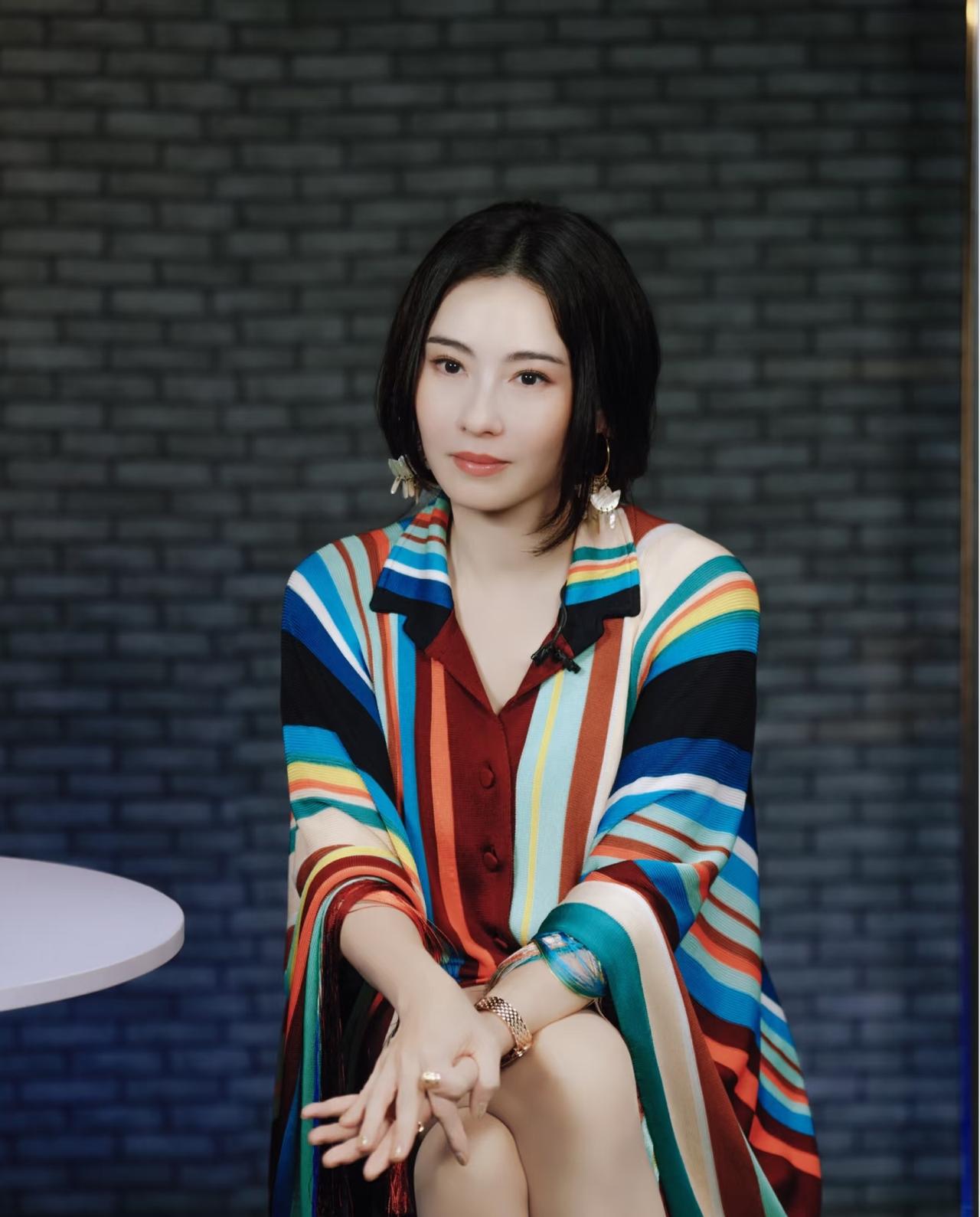 张柏芝大概率会去谢贤葬礼，原因有三个！
 
第一，谢贤生前只认可她这一位儿媳，两