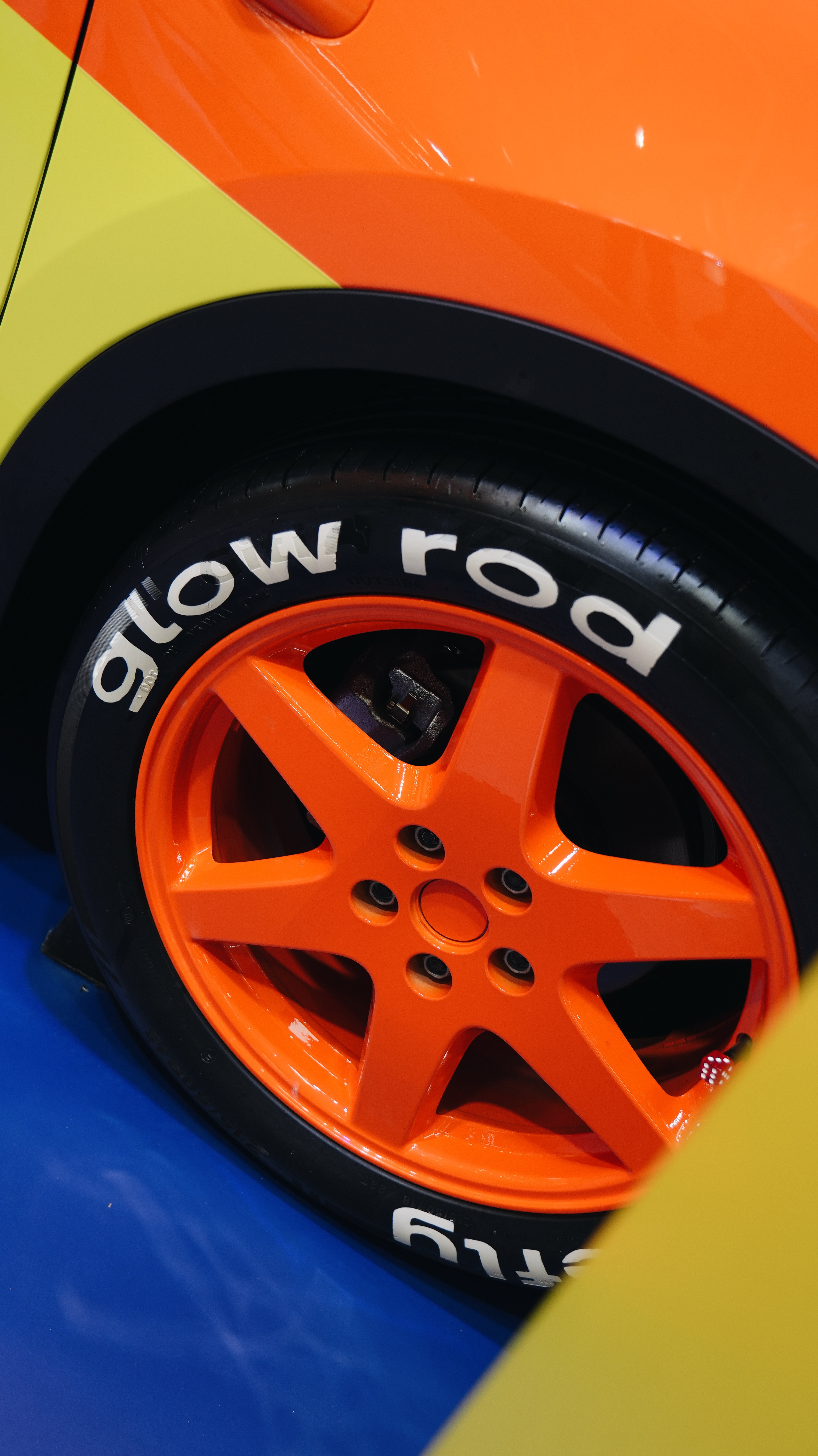 小虫子的全新改装glow rod萤光电掣2026北京车展智驾数码团