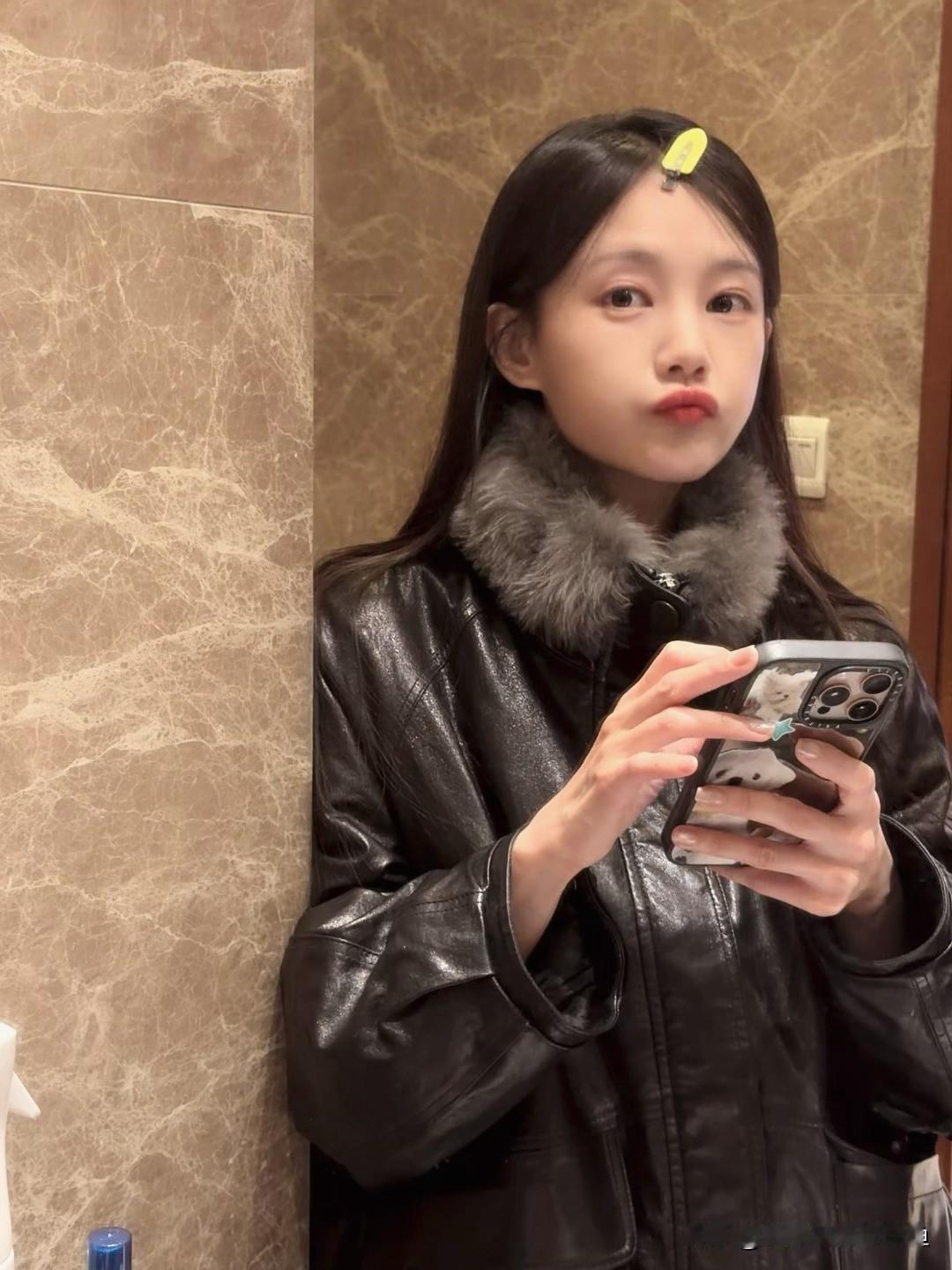 李一桐分享图片