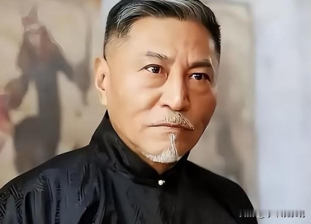 他低调抗癌两年，朋友圈签名写着“用平和的心态去面对一切”。人刚走，网上就有人拿“