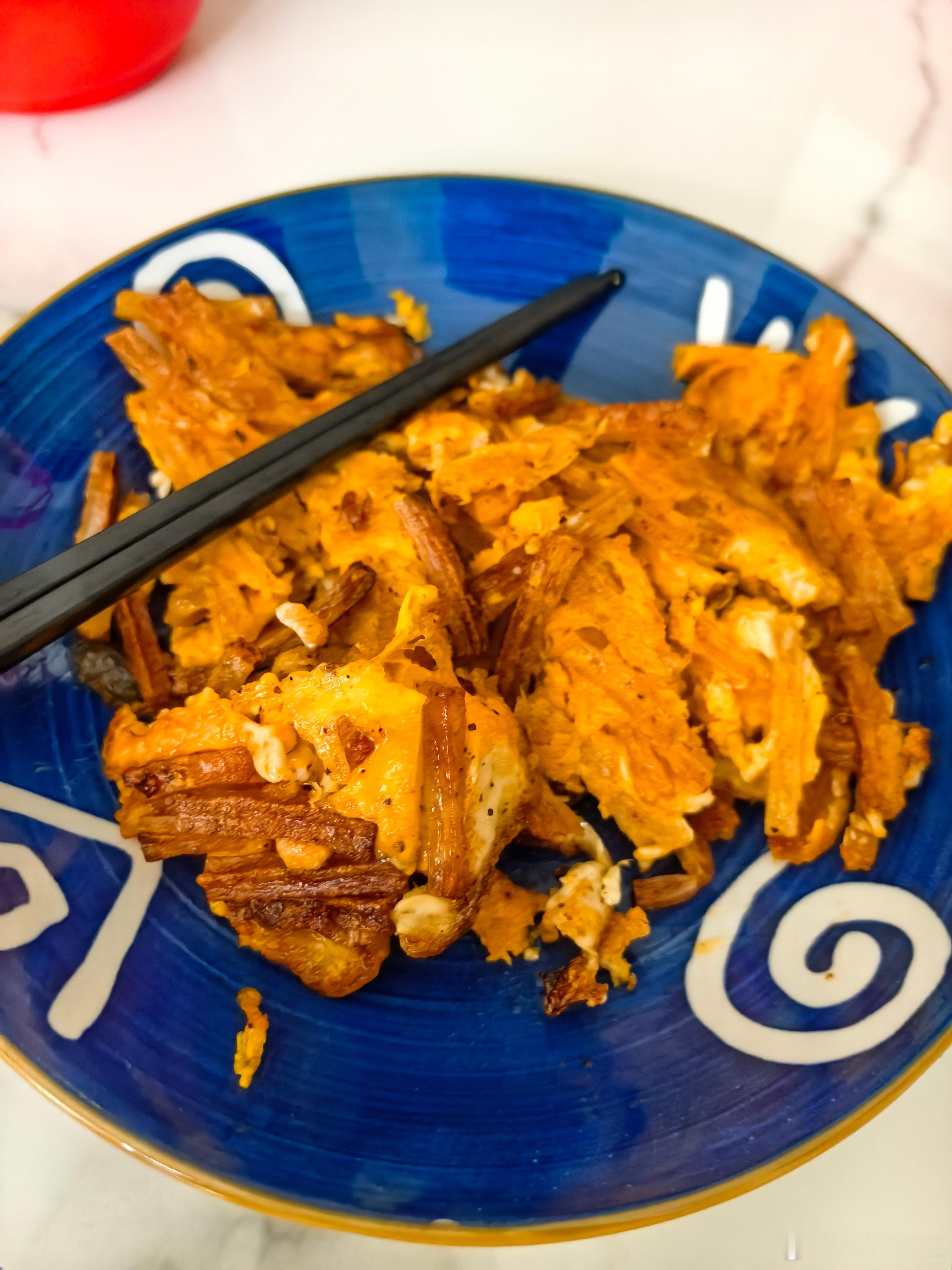 在河南，卫龙辣条是一道菜[允悲] ​​​