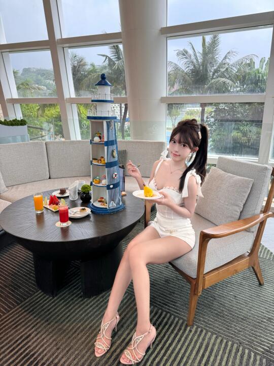 吃吃小蛋糕
