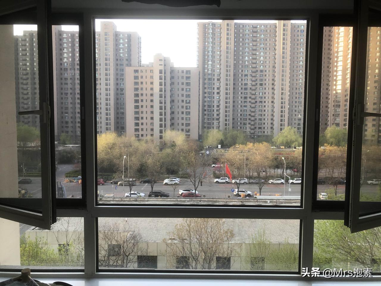 儿子在北京终于有了自己的家

儿子2023年6月入职，
开始了北漂生涯，
先后换