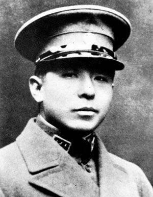 1946年7月，软禁中的张学良被秘密转移至重庆，国民党中将李觉听到风声后，通过军