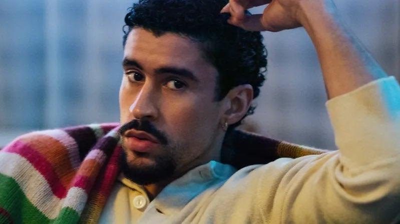 Bad Bunny不愧是真正的圣诞天王，平安夜播放量最高的艺人非他莫属！这位19