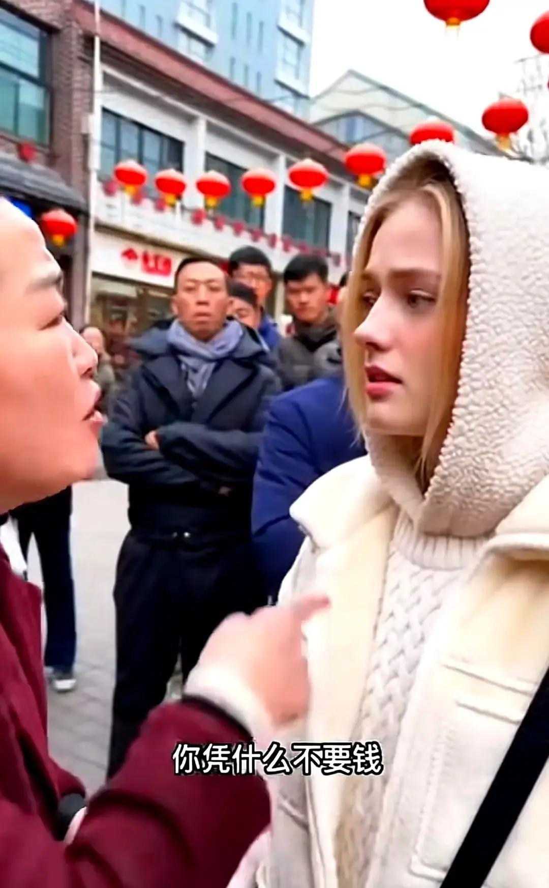 俄罗斯姑娘没要彩礼被大妈拦街数落，说坏了行情。
我听完直接脑补表弟那张苦瓜脸，去