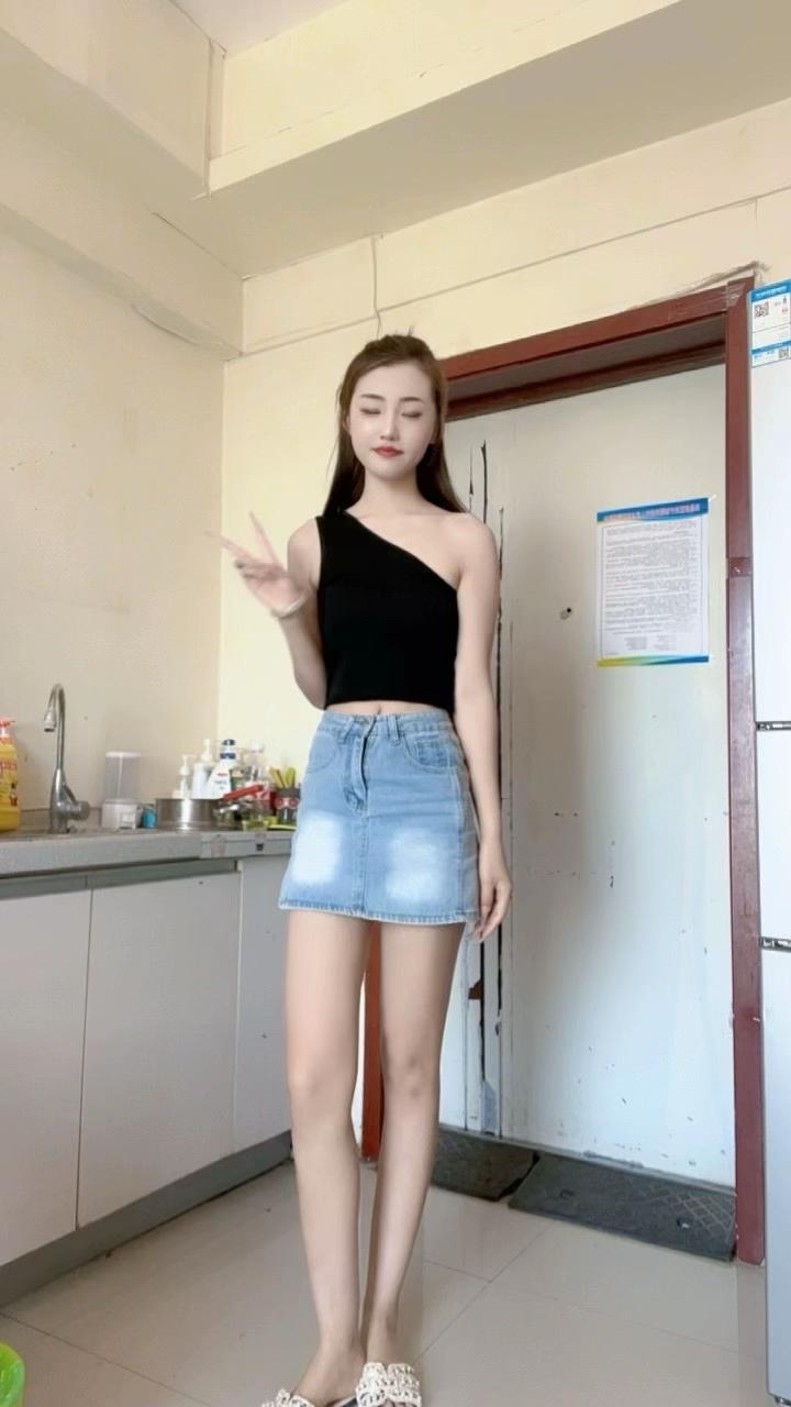 没纹身  不家暴  晚上睡觉要抱抱