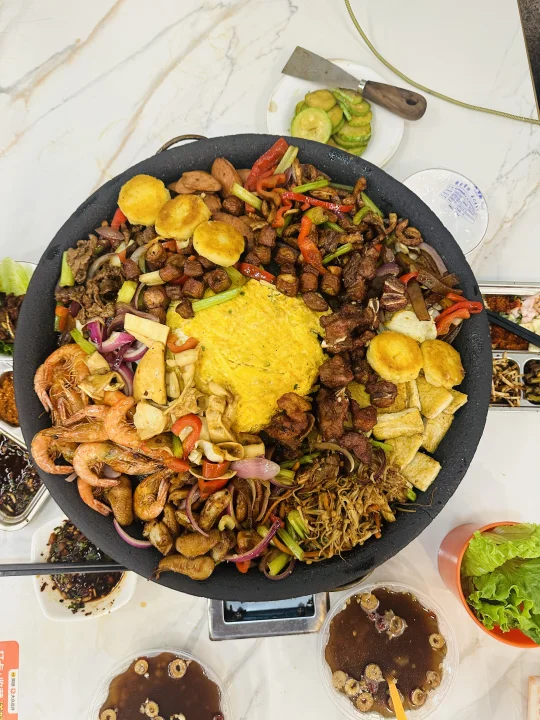 周深痛城吃到非遗烙锅！还有免费物料领❤️