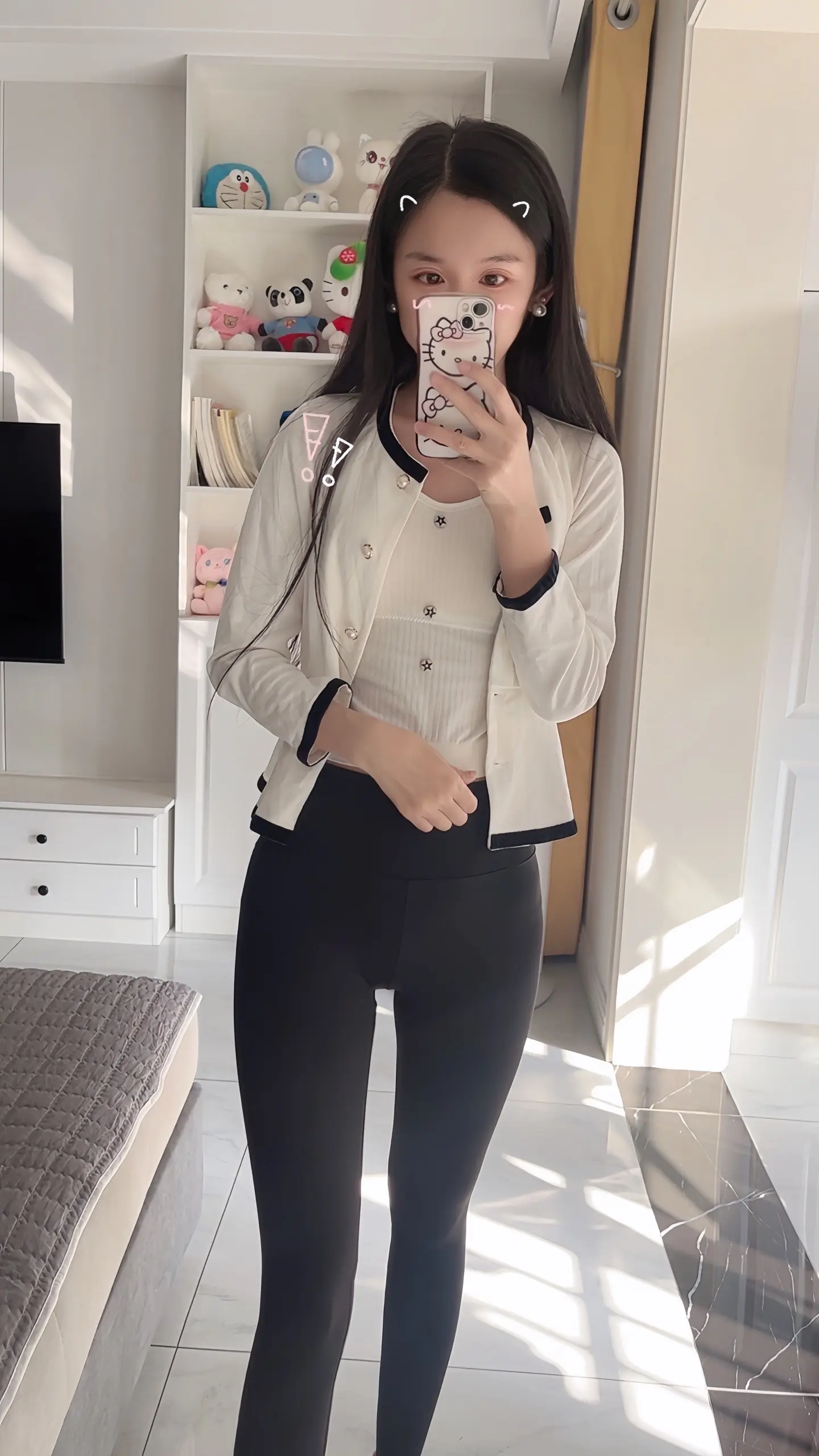 对镜拍完美身材瑜伽裤简单干净清纯