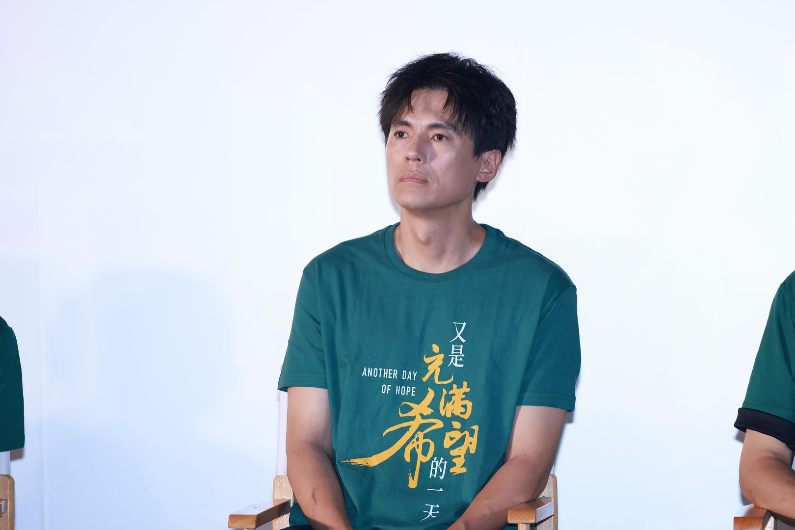 演员宋宁峰承认出轨时还带着女儿，“不配当你爸爸”