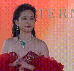 刘诗诗刘亦菲生图不知道，刘亦菲看着很且丧 
