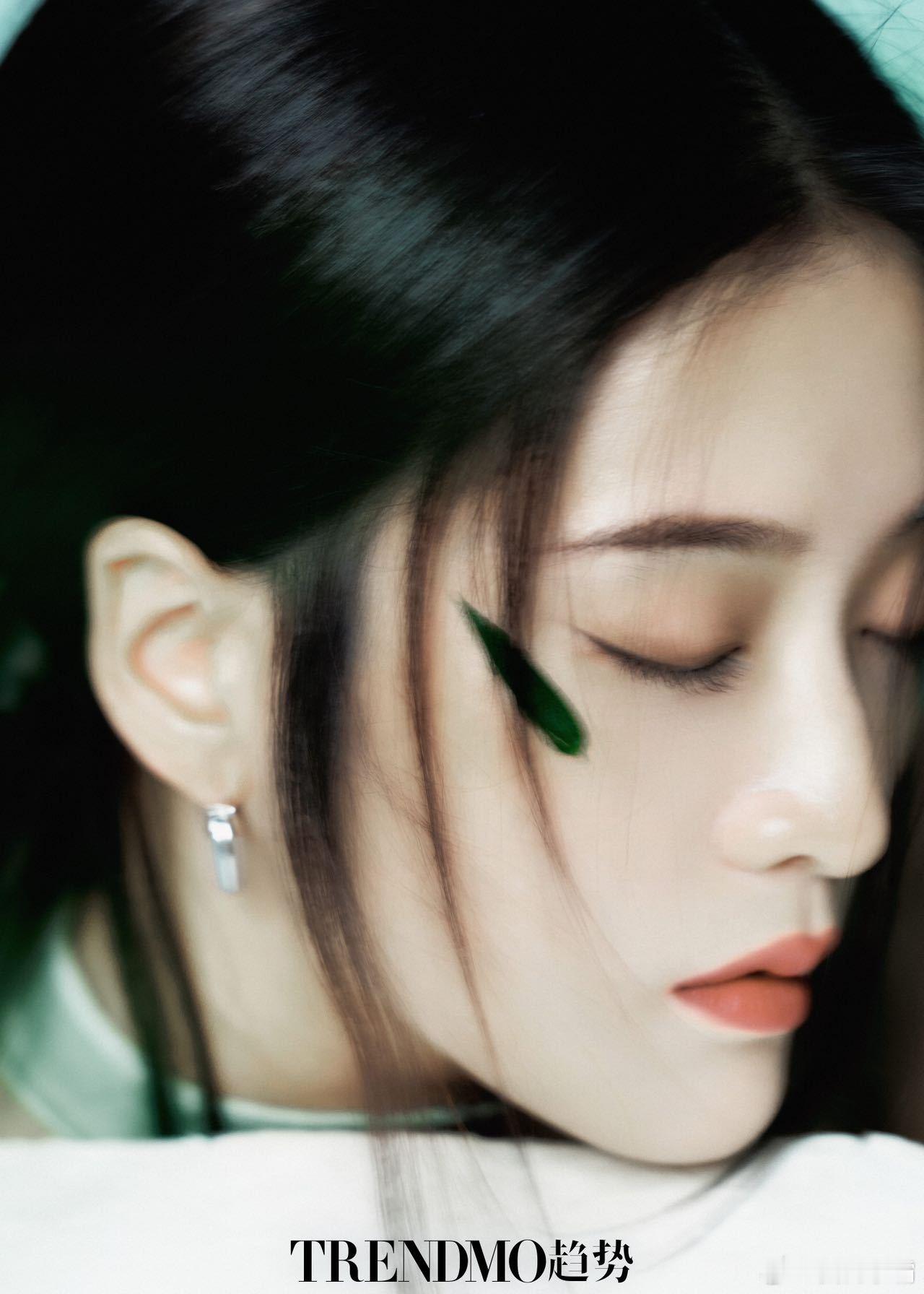 刷到发丝飘动的画面狠狠心动， 每根发丝都在传递情绪，表现力拉满～ 