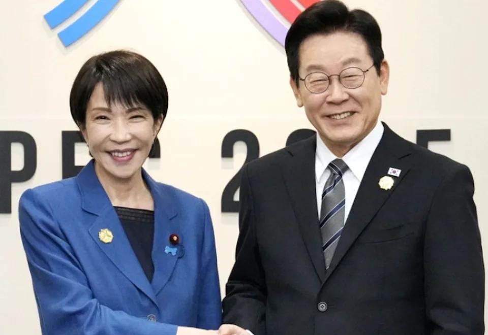 日本高喊“战略自主”，很多人以为是在摆脱控制，错了！真相是——这正是美国放手后的