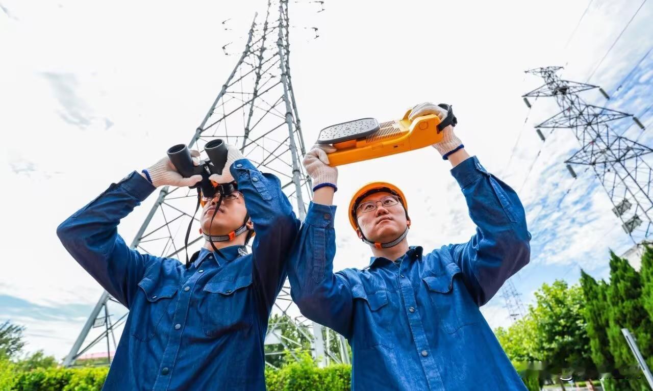 你大概不知道，昨天中午12点27分，北京电网的负荷，扛到了2815.1万千瓦。