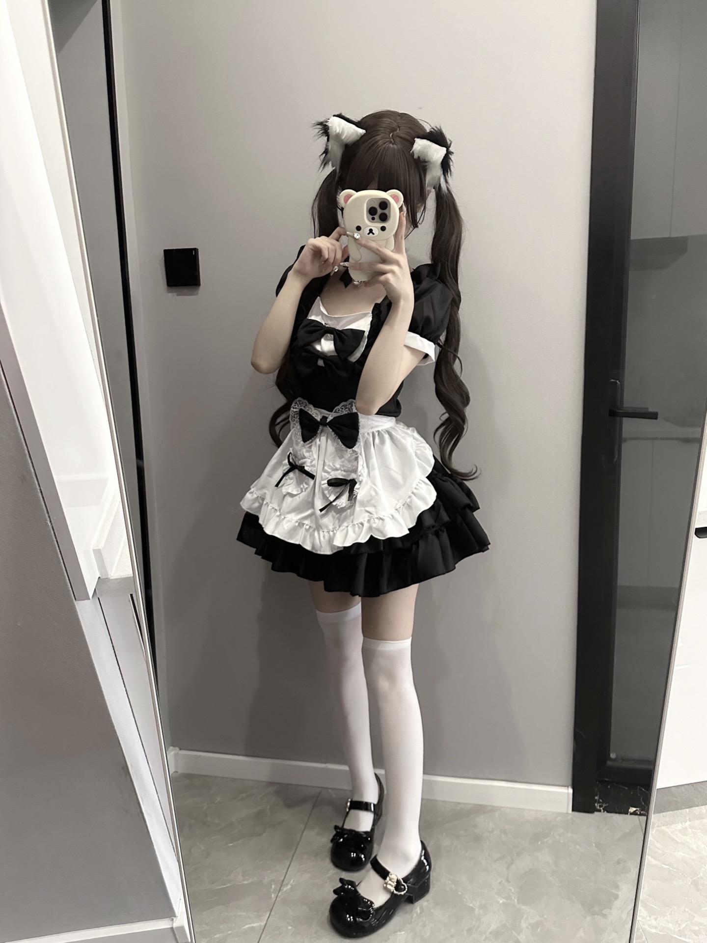 这个世界没救了 跟漫画动漫不同 在我痛苦的时侯 根本没有英雄来救我T^T