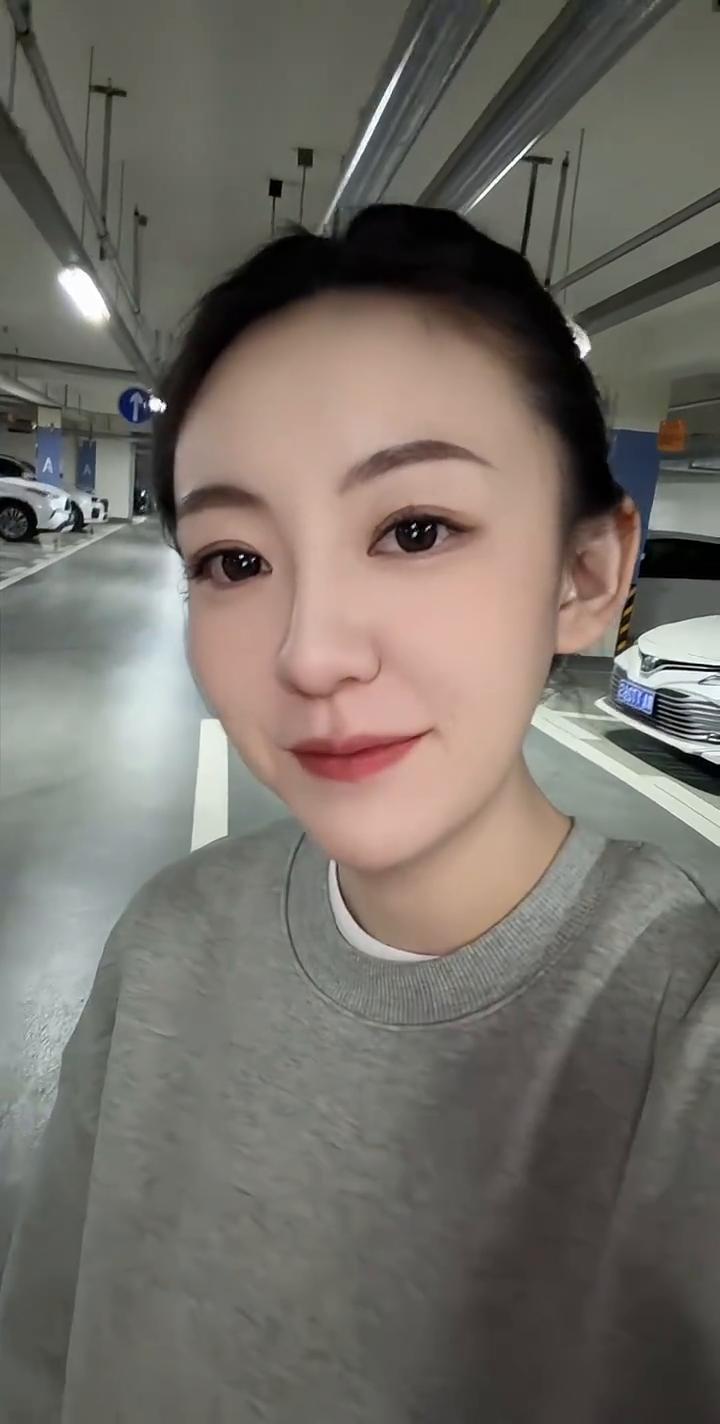 有些事不需要赢，只需要脱身。解决问题是能力，避开问题是智慧。强者从不在错误的人和