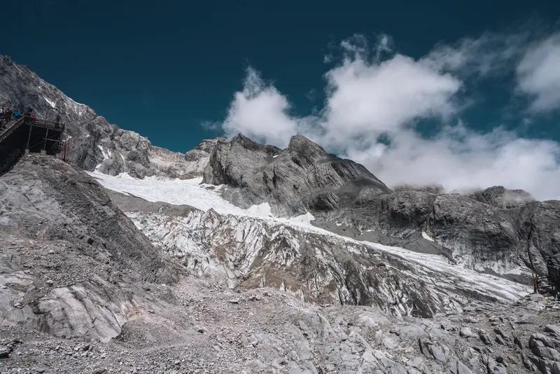 晒晒你的原创摄影作品云南玉龙雪山冰川，站在海拔高度4606米高的观景台拍摄的，甚
