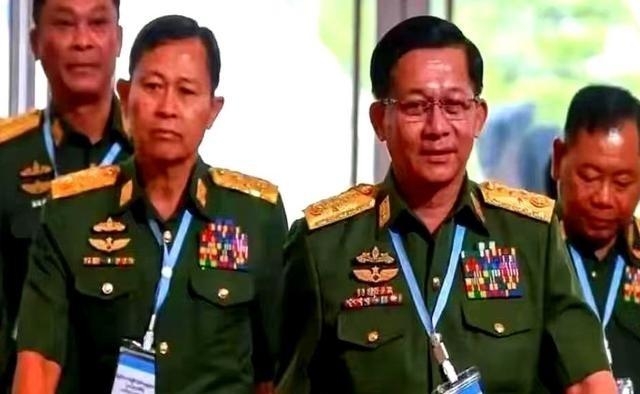 洪森直接开骂了，指着他那个48岁的儿子。“让你去美国待了10年，人脉呢？关系呢？