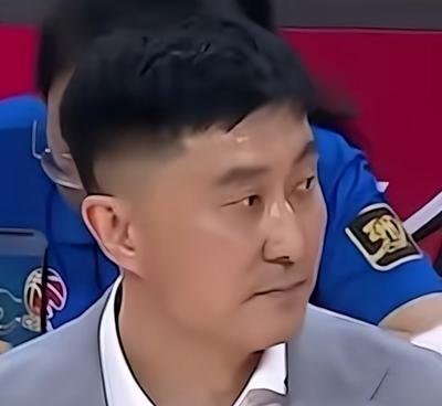 最近CBA这战绩看得人有点懵，广厦刚在客场输给广东，转头就轻松拿下广州；福建更绝