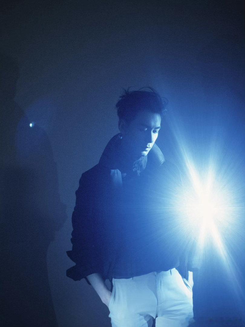 陈星旭斯文表皮下的阴湿疯批陈星旭就这个阴湿腹黑感对味儿 陈星旭这组图绝了！背头眼