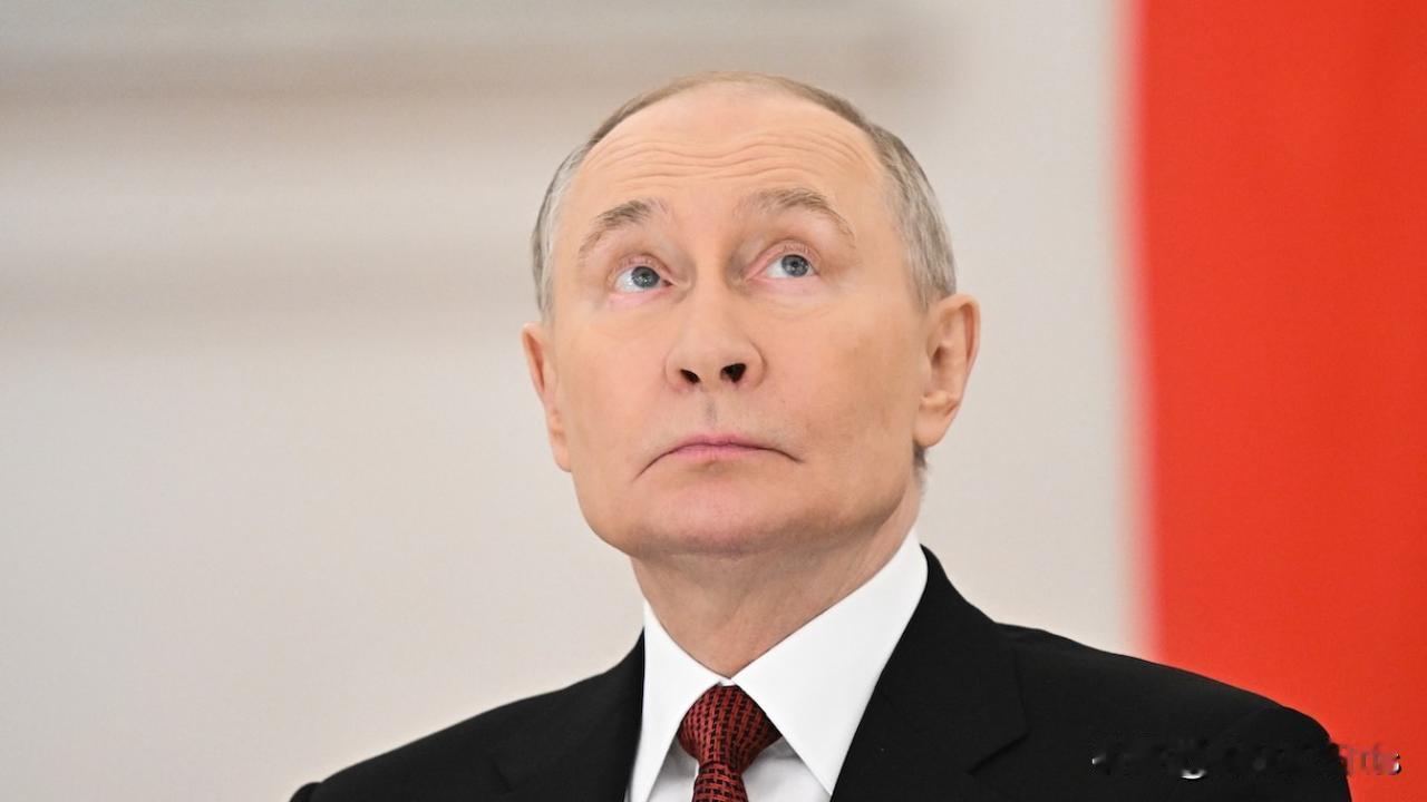 普京要求全国人民像在伟大的卫国战争时期那样“为前线而战”

俄罗斯总统普京在“小