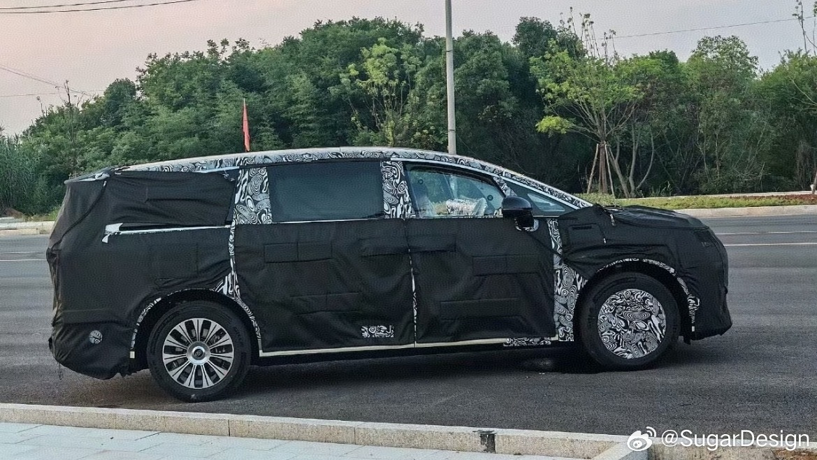 这是享界V7？舱内激光雷达方案？ 