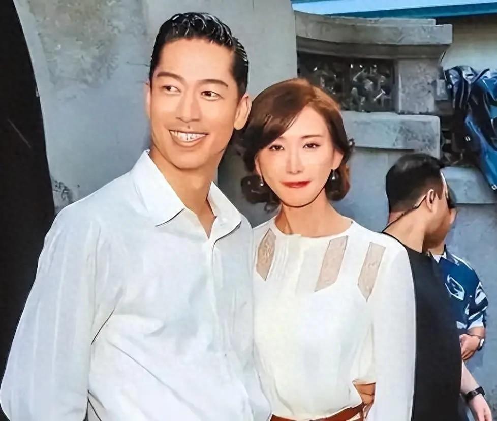 林志玲新加坡出游“大反转”？女神家庭地位大揭秘：爱情与自我，她咋选？
“妈呀！曾