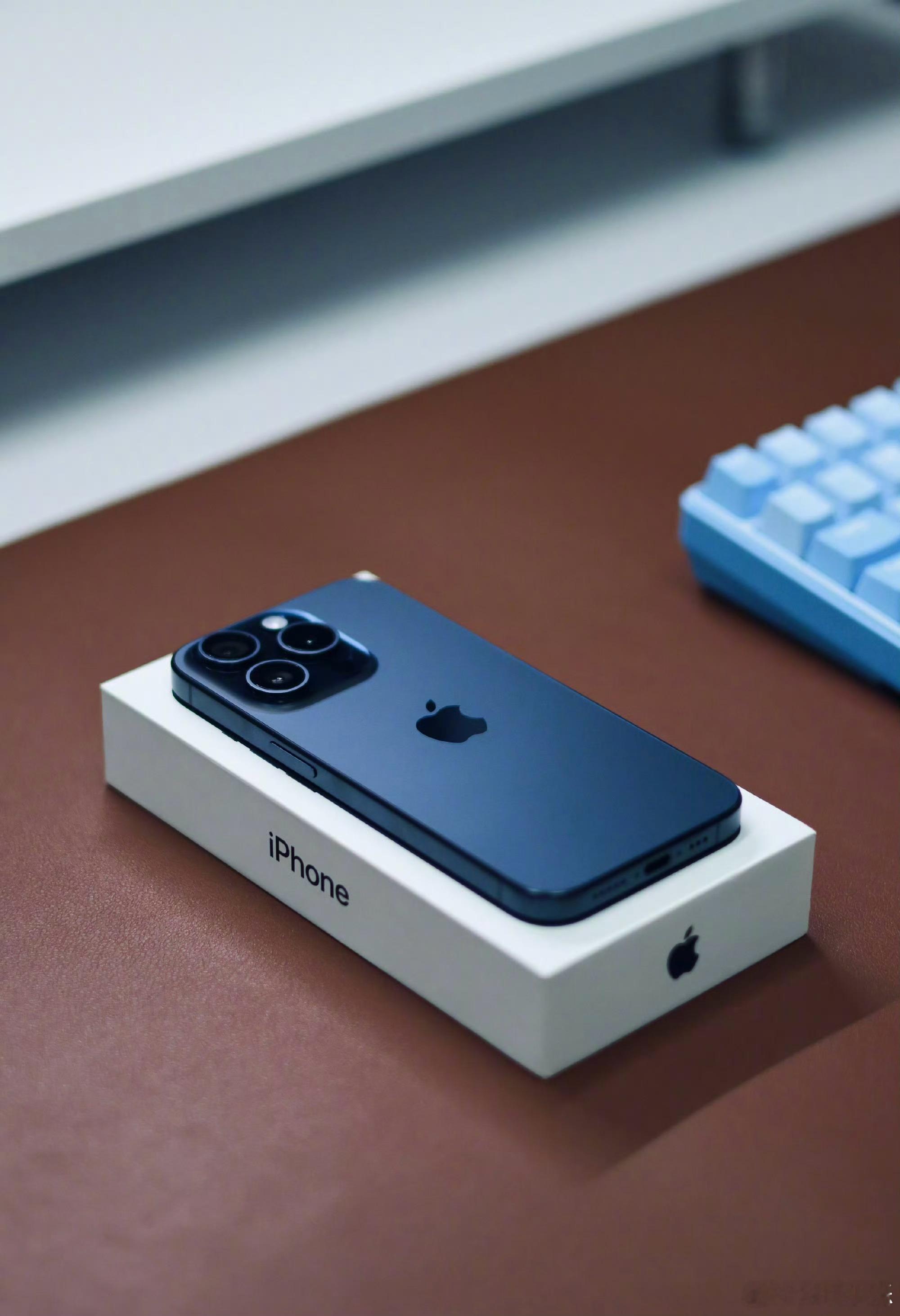 #iPhone16或成苹果最具争议手机#  没事啦，有争议才会有流量，有流量才会