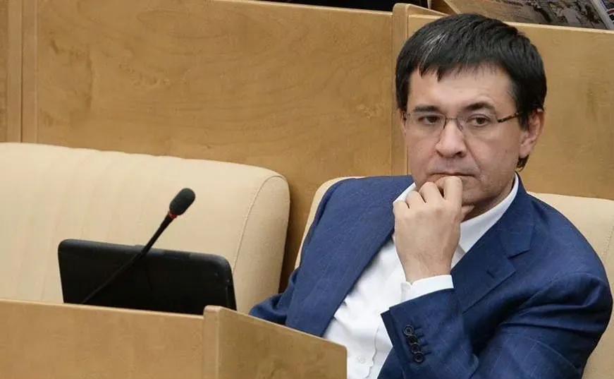 俄罗斯国家杜马议员瓦列里·谢列兹尼奥夫提议释放因不严重罪名被定罪的妇女，让她们怀