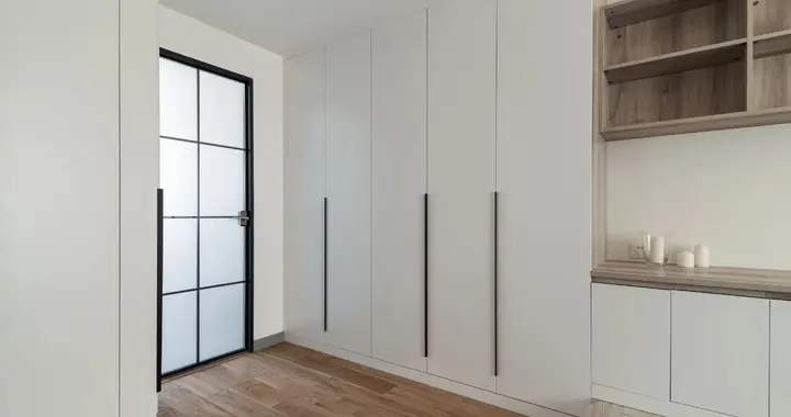 住过才懂：跟风做的“一门到顶衣柜”，用起来并没那么“美”！