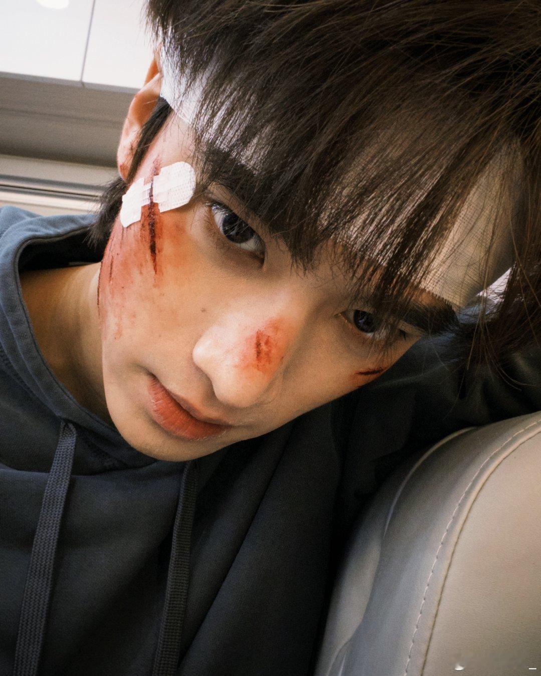 zkl “在某个不知名的角落许你岁岁平安”