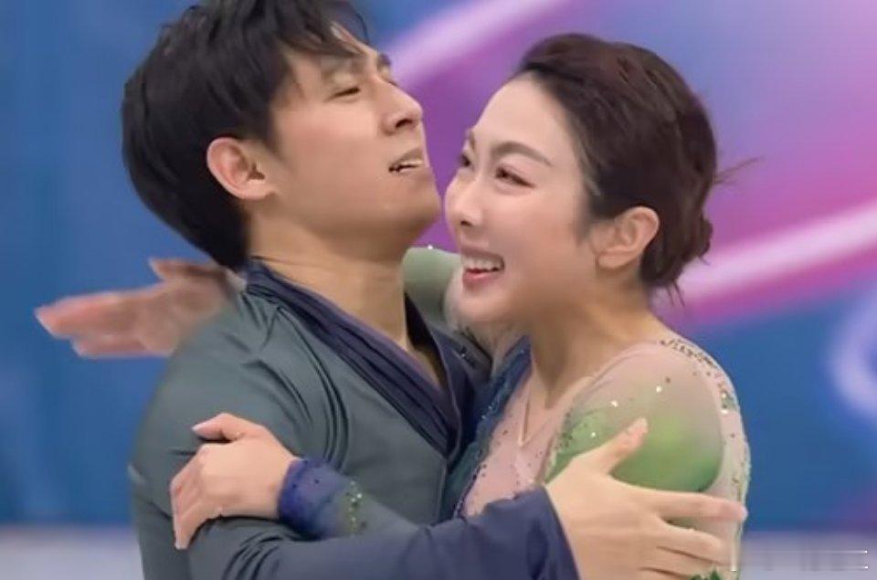 米兰冬奥会花样滑冰双人滑，中国组合隋文静/韩聪在自由滑上第11位登场，以一曲《只