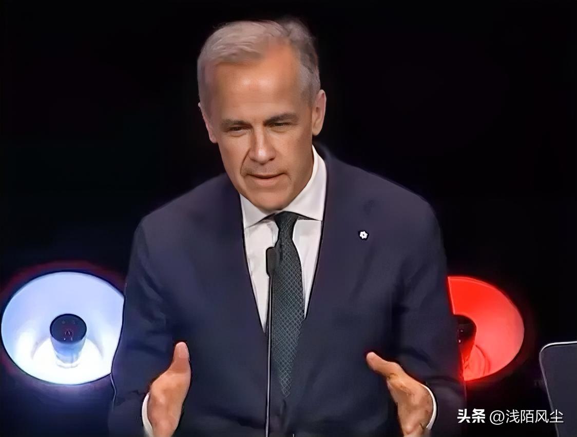 加拿大总理马克·卡尼在爱尔兰梅奥郡的招待会上，模仿特朗普语气讲了个段子。他回忆特
