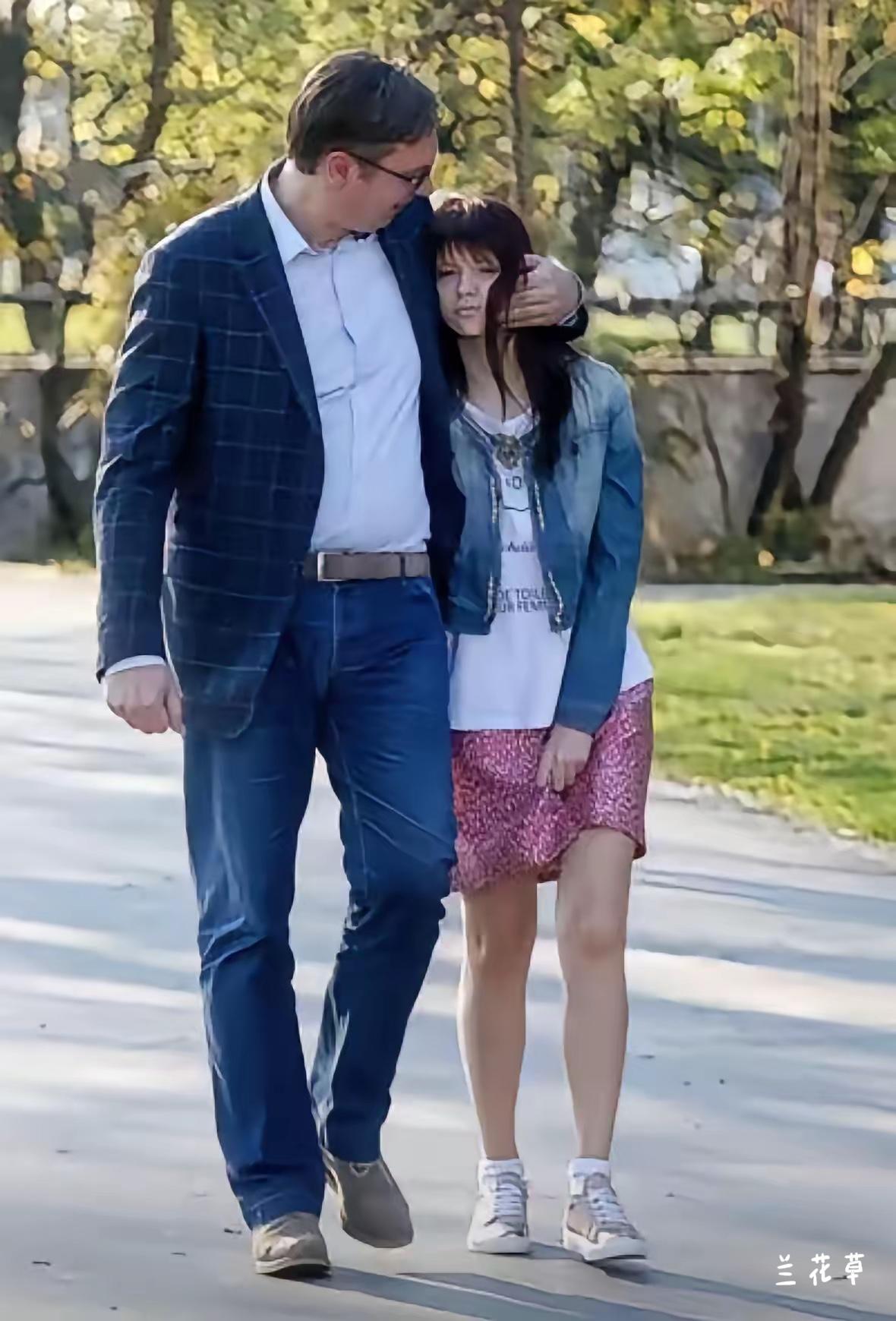 铁血柔情，武契奇。  
但凡男人大都是女儿控，贝克汉姆就是典型，塞尔维亚总统武契