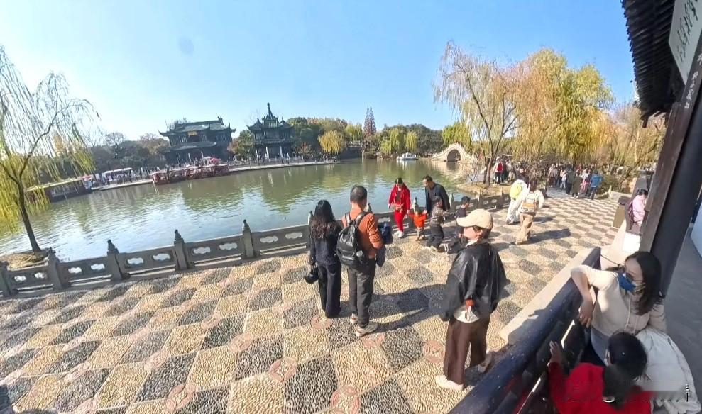 瘦西湖是扬州的著名景点，为国家5A级旅游景区，也是世界文化遗产大运河的重要组成部