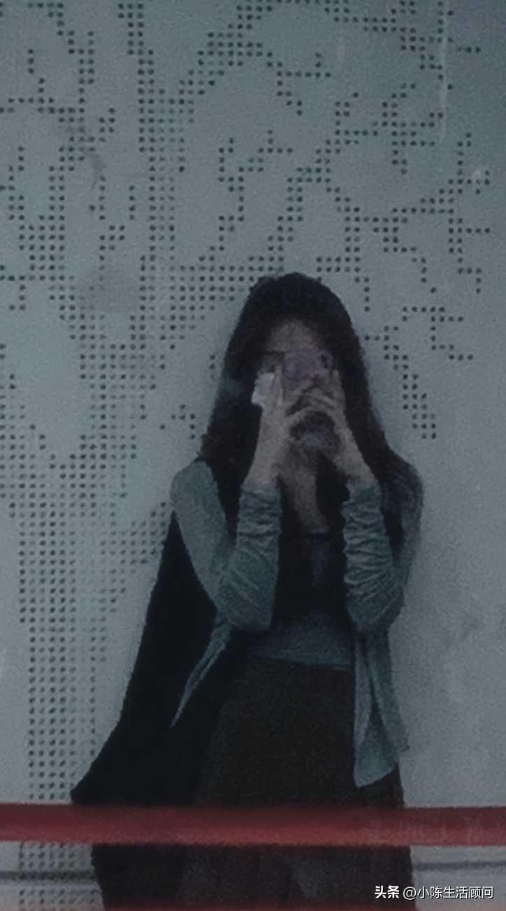 是的，我发昨晚发烧了！头晕头痛，一个晚上睡不着。
没办法，现在还烧着只能是看医生