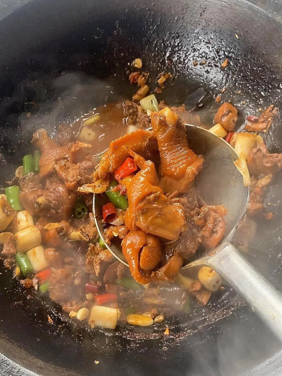 每天现炒鸡🐔，没有添加乱七八糟的调料。，家里的饭菜总是那么美味，，创作者中心，