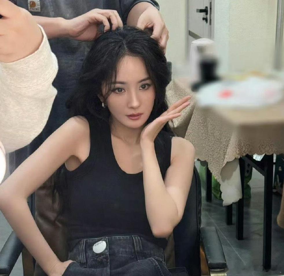 杨幂享受到健身的快乐就停不下来超自律杨幂就是好美哒 ​​​